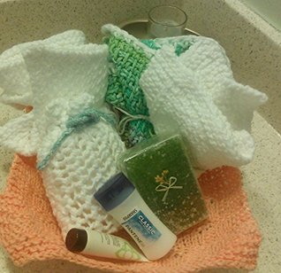 Read Pattern for Easy Knitted and Crochet Spa Cloth and Soap Bag Set with Photo Tutorials: Includes Patterns for Two Knitted Spa Cloths, One Tunisian Crochet Spa Cloth, Soap Bag and Gift Basket - Marcia McCormack | PDF